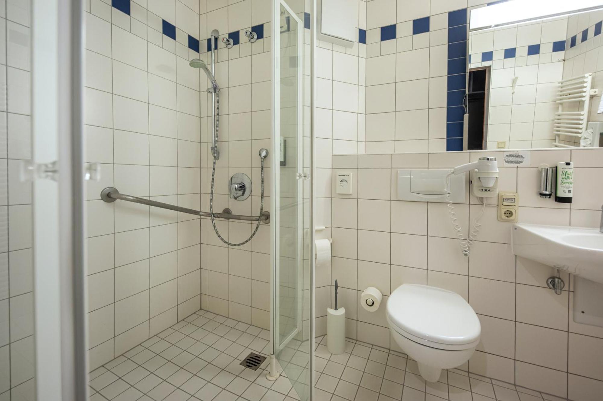 Roomingtons Karoli