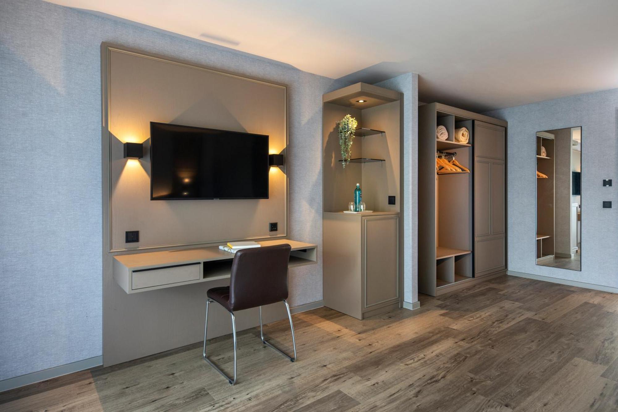 Hotel Roomingtons Karoli 3*