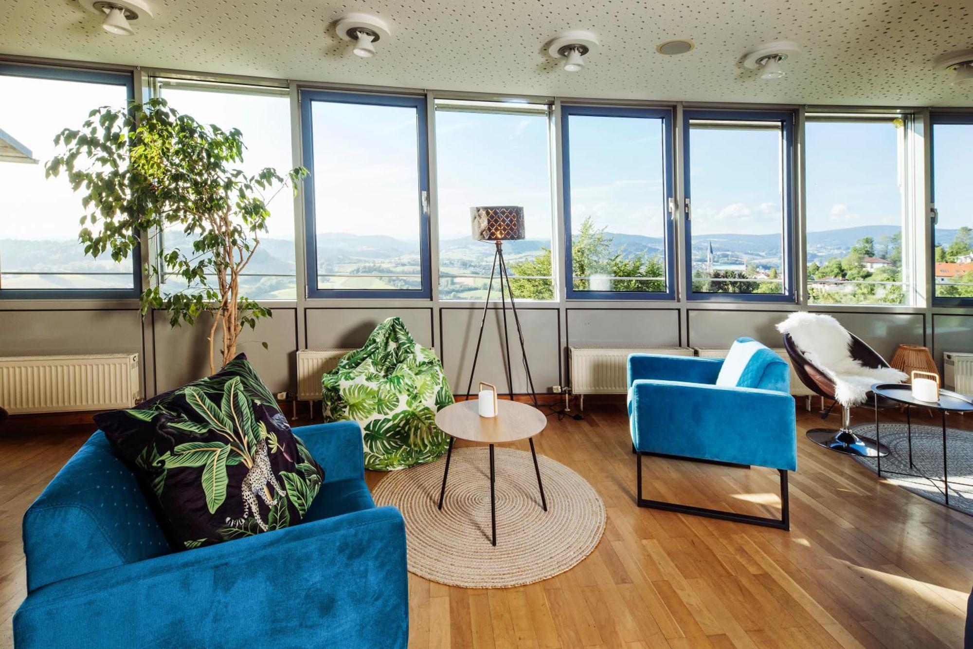 Michel Karoli Hotel 3*